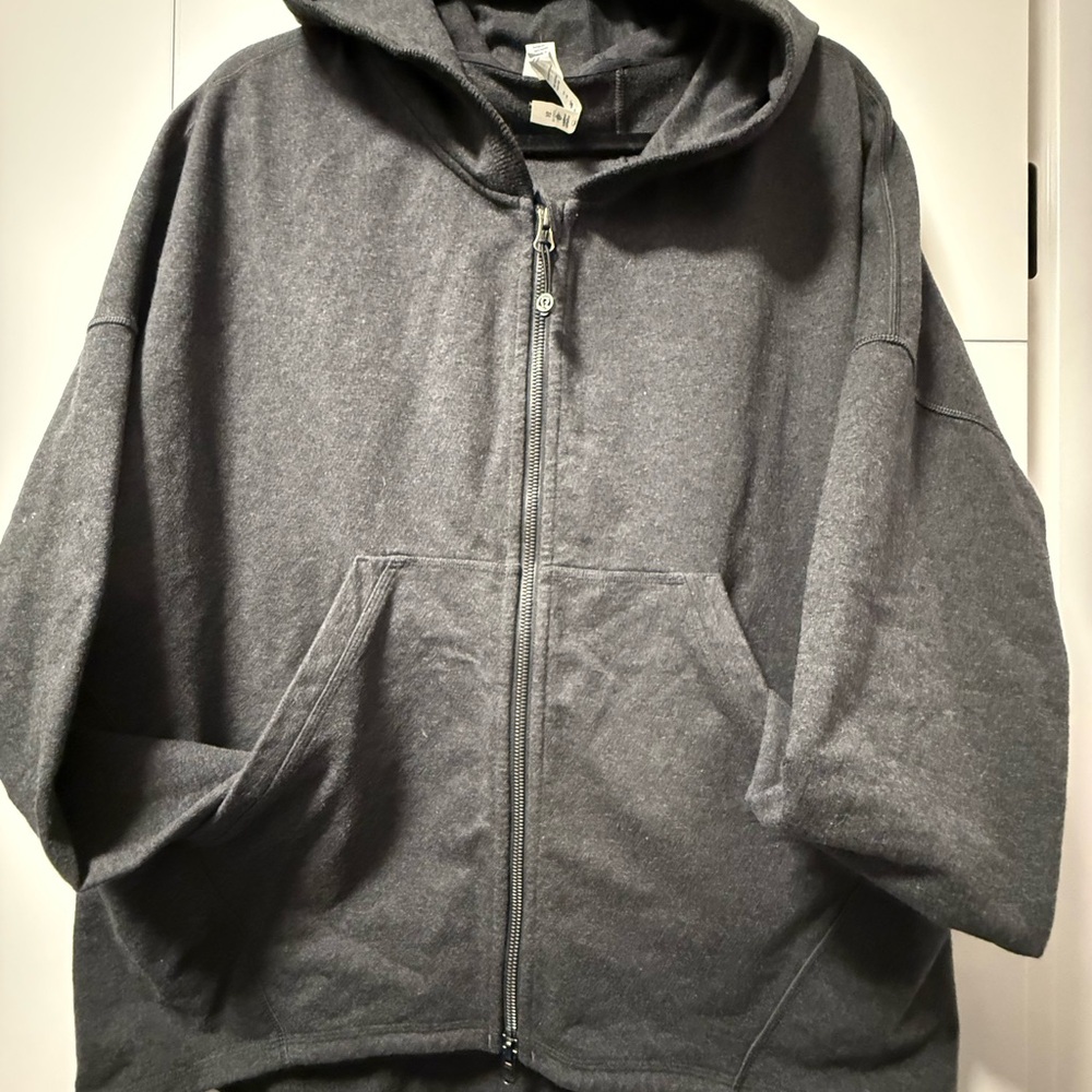Lululemon- Grey zip up